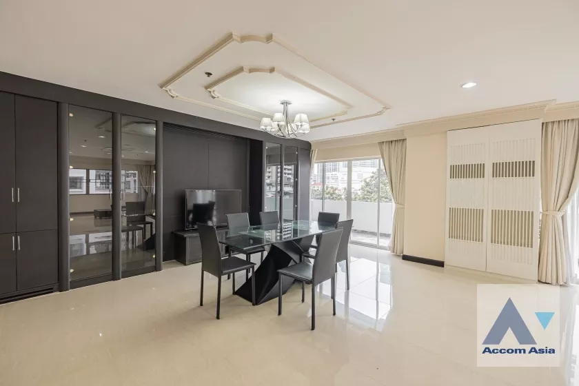  3 Bedrooms  Condominium For Rent in Sukhumvit, Bangkok  near BTS Phrom Phong (24648)