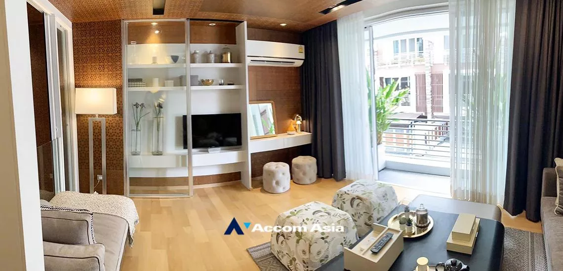  3 Bedrooms  Townhouse For Sale in Sathorn, Bangkok  near BRT Thanon Chan (AA32308)
