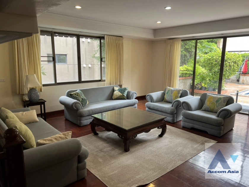unitFully Furnished, Corner Unit, Pet friendly | Classic Townhouse with greenery views and warm wooden tones (AA32315)