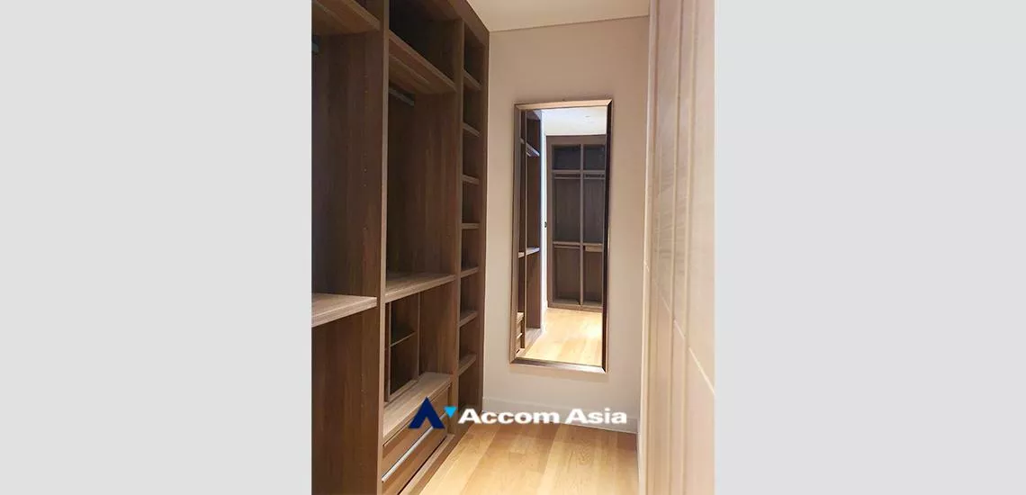 8  1 br Condominium For Rent in Ploenchit ,Bangkok BTS Chitlom at Sindhorn Residence AA32319