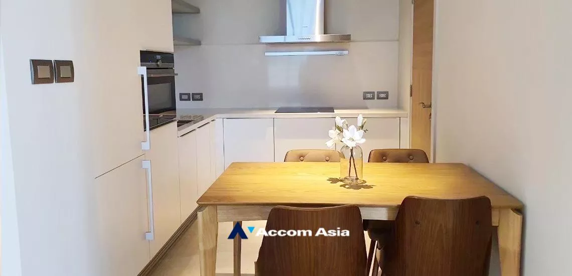 unit 1 Bedroom  Condominium For Rent in Ploenchit, Bangkok  near BTS Chitlom (AA32321)
