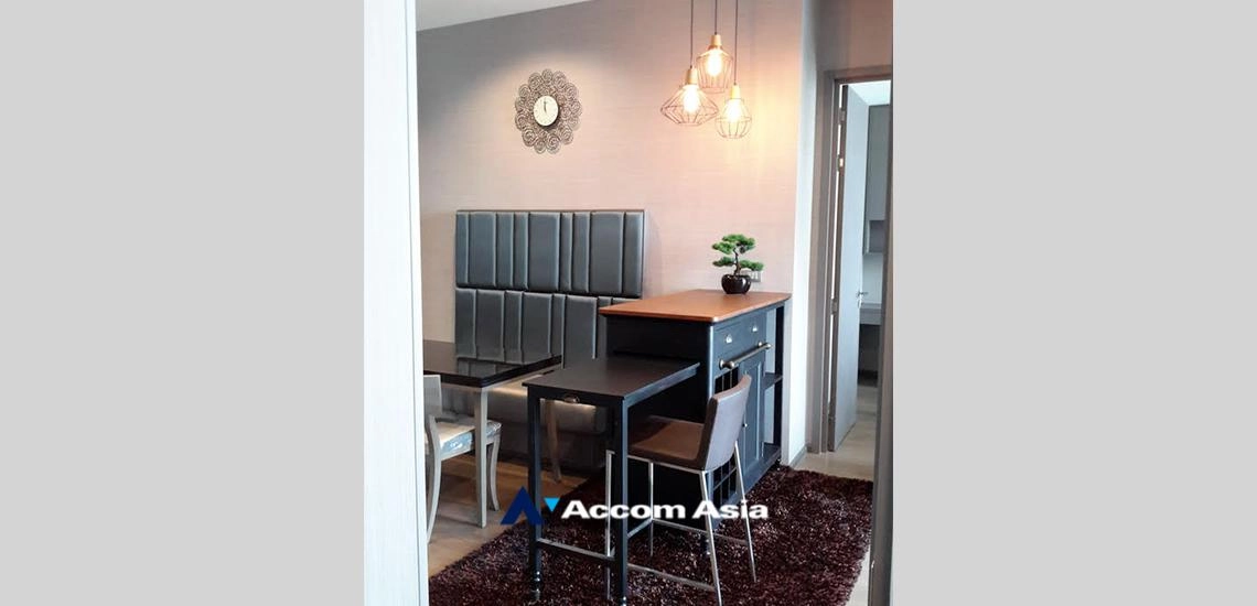 unit 3 Bedrooms  Condominium For Rent in Silom, Bangkok  near BTS Surasak (AA32322)