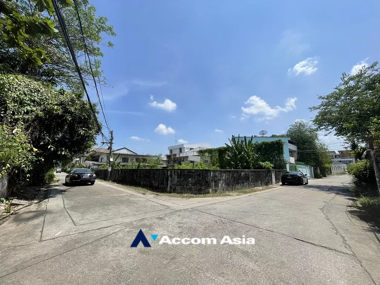  2  Land For Sale in Sukhumvit ,Bangkok  AA32326