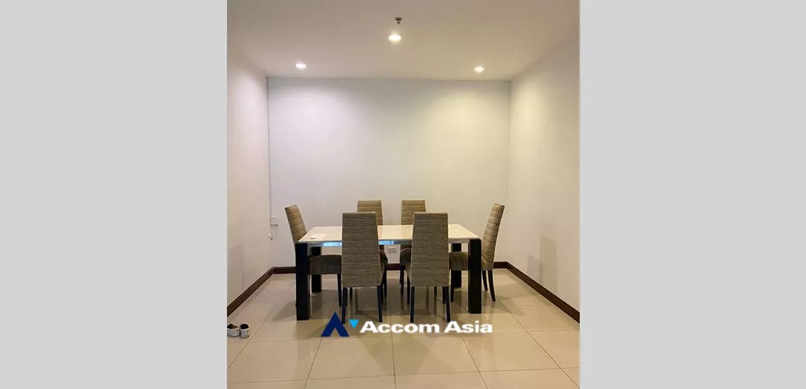 unit 3 Bedrooms  Condominium For Rent in Sukhumvit, Bangkok  near BTS Nana (AA32333)