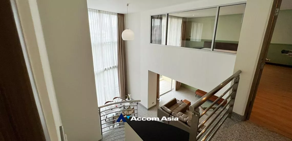Duplex Condo, Pet friendly |  2 Bedrooms  Apartment For Rent in Sukhumvit, Bangkok  near BTS Phra khanong (AA32335)