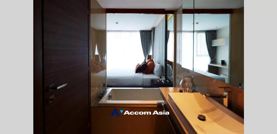 1 Bedroom  Apartment For Rent in Sukhumvit, Bangkok  near BTS Ekkamai (AA32337)