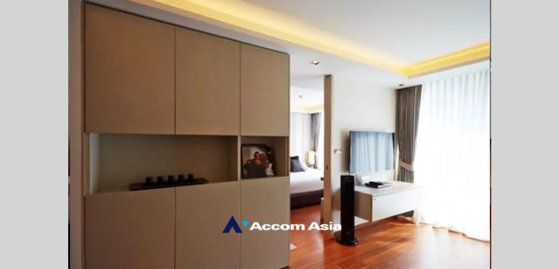  1 Bedroom  Apartment For Rent in Sukhumvit, Bangkok  near BTS Ekkamai (AA32337)