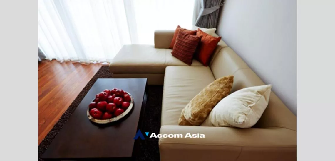  1 Bedroom  Apartment For Rent in Sukhumvit, Bangkok  near BTS Ekkamai (AA32338)