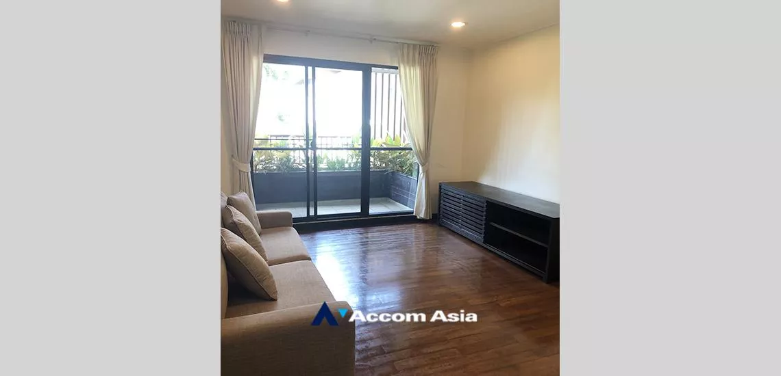  3 Bedrooms  Condominium For Sale in Sathorn, Bangkok  near MRT Lumphini (AA32340)