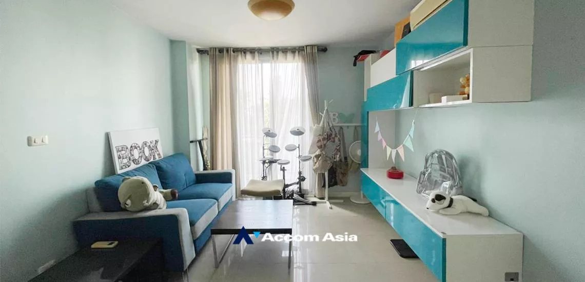  2 Bedrooms  Condominium For Sale in Sathorn, Bangkok  near MRT Khlong Toei (AA32342)