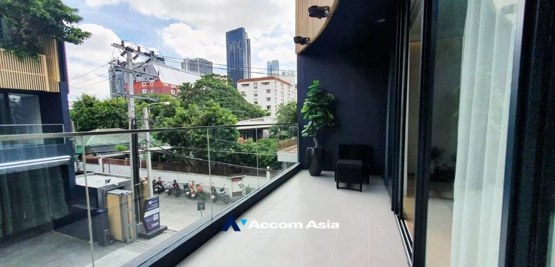 23  4 br Townhouse For Sale in Sukhumvit ,Bangkok BTS Thong Lo at New style premium with usable area AA32344