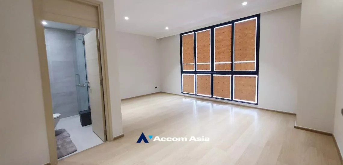 17  4 br Townhouse For Sale in Sukhumvit ,Bangkok BTS Thong Lo at New style premium with usable area AA32344
