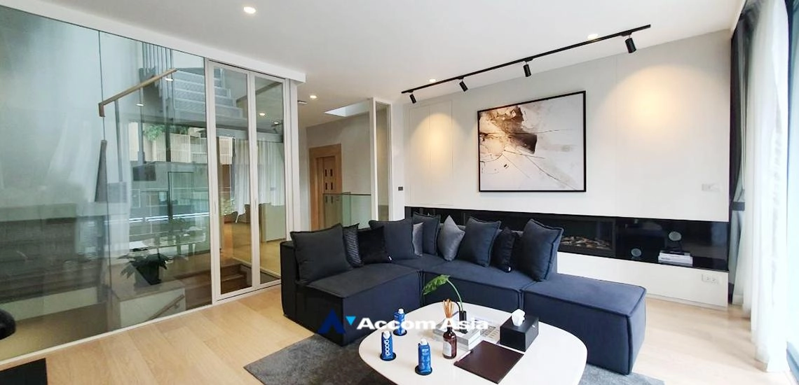 6  4 br Townhouse For Sale in Sukhumvit ,Bangkok BTS Thong Lo at New style premium with usable area AA32345