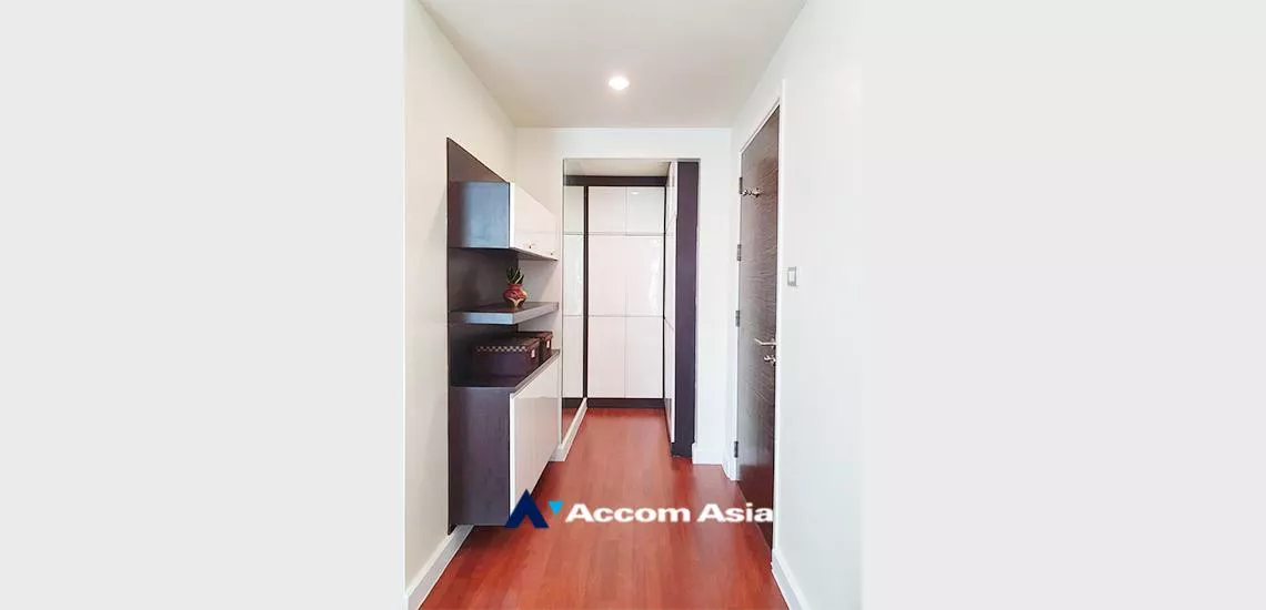 unit 2 Bedrooms  Condominium For Sale in Charoen Nakhon, Bangkok  near BTS Krung Thon Buri (AA32350)