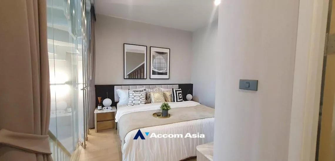 9  4 br Townhouse For Sale in Sukhumvit ,Bangkok BTS Bang Chak at Luxury Style in Prime Location AA32358
