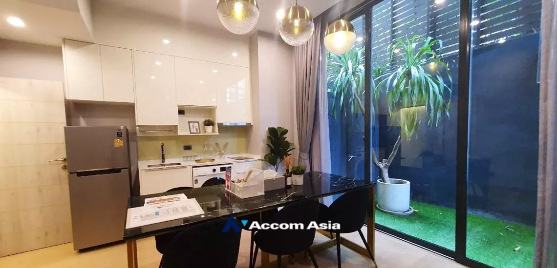 6  4 br Townhouse For Sale in Sukhumvit ,Bangkok BTS Bang Chak at Luxury Style in Prime Location AA32358