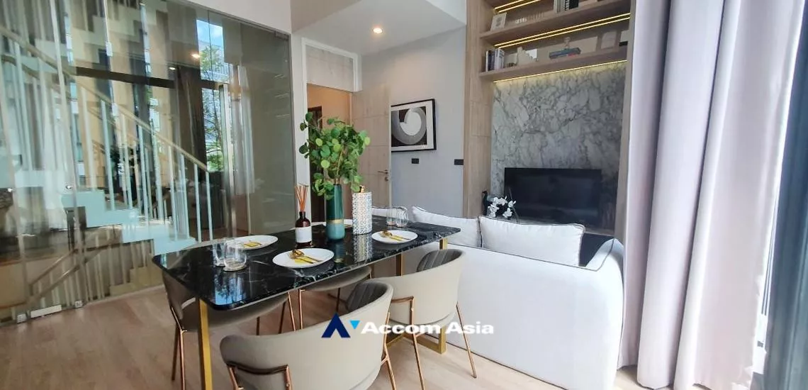 4  4 br Townhouse For Sale in Sukhumvit ,Bangkok BTS Bang Chak at Luxury Style in Prime Location AA32358