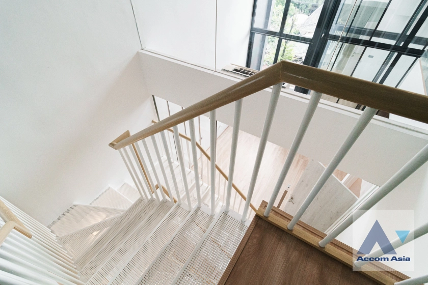 26  4 br Townhouse for rent and sale in Sukhumvit ,Bangkok BTS Bang Chak at Luxury Style in Prime Location AA32361