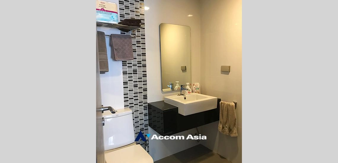 unit 1 Bedroom  Condominium For Rent in Sukhumvit, Bangkok  near BTS Asok - MRT Sukhumvit (AA32362)