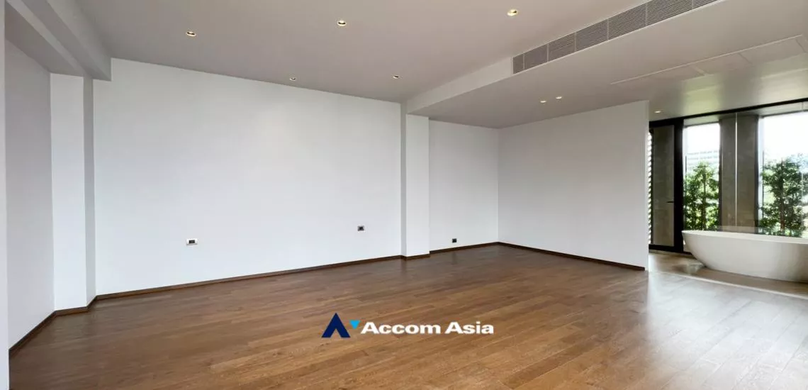 8  4 br House For Sale in Phaholyothin ,Bangkok BTS Ari at Luxury Spacious  Single House AA32366