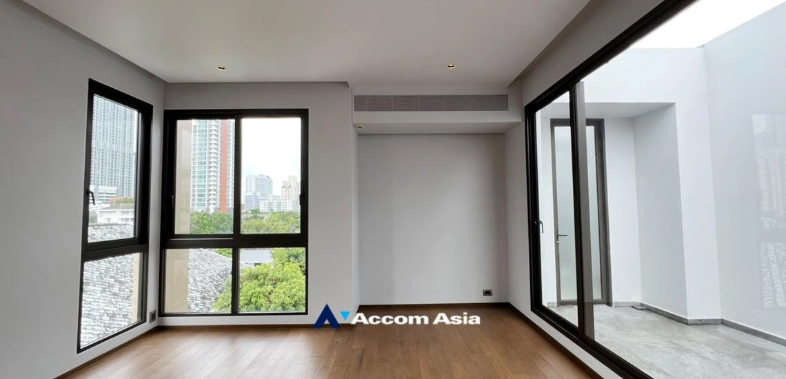 9  4 br House For Sale in  ,Bangkok BTS Ari at Luxury Spacious  Single House AA32366