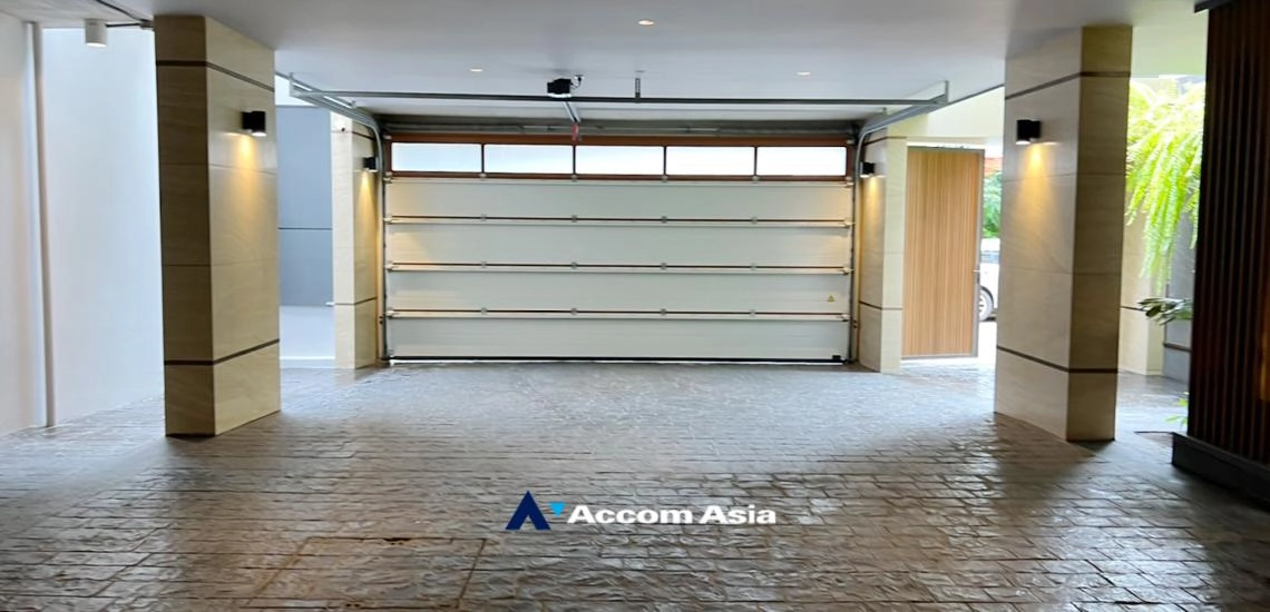 13  4 br House For Sale in  ,Bangkok BTS Ari at Luxury Spacious  Single House AA32366