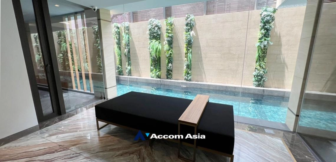  2  4 br House For Sale in  ,Bangkok BTS Ari at Luxury Spacious  Single House AA32366