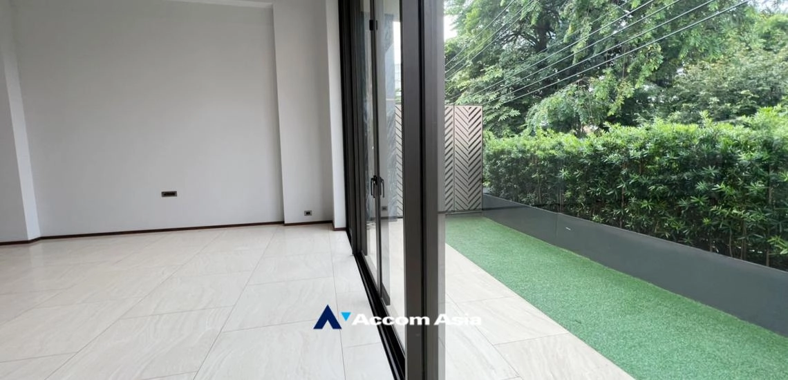 11  4 br House For Sale in  ,Bangkok BTS Ari at Luxury Spacious  Single House AA32366