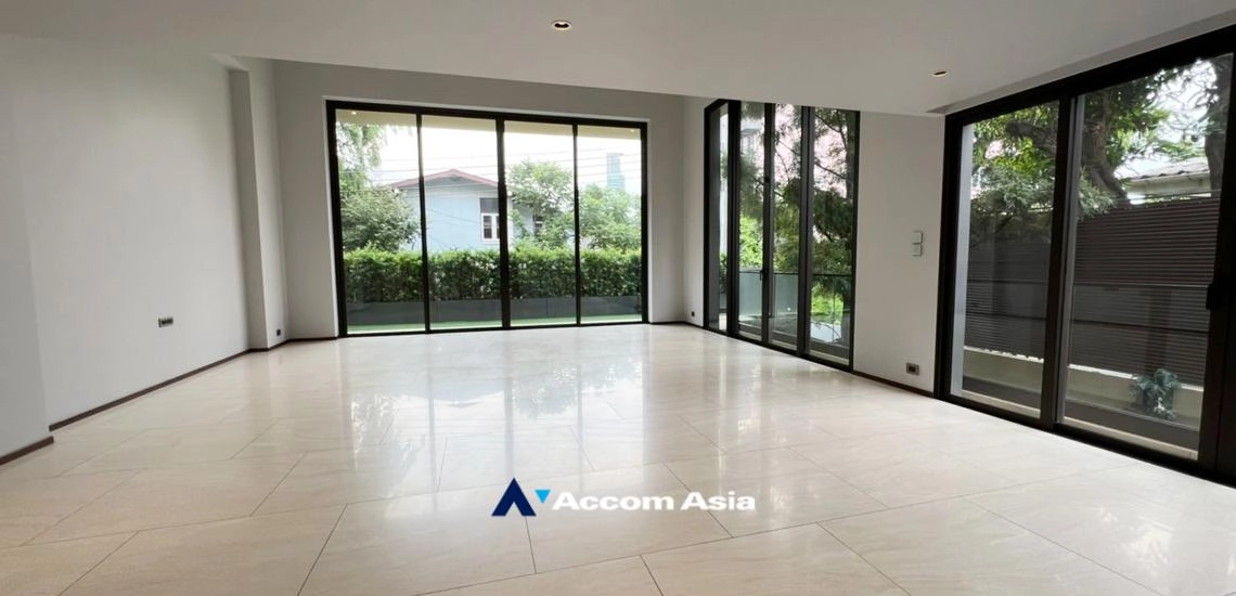  1  4 br House For Sale in  ,Bangkok BTS Ari at Luxury Spacious  Single House AA32366
