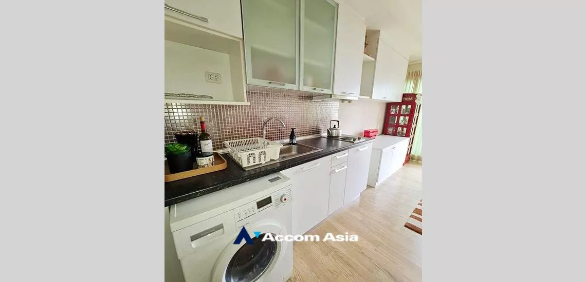 unit 1 Bedroom  Condominium For Sale in Sukhumvit, Bangkok  near BTS Thong Lo (AA32372)