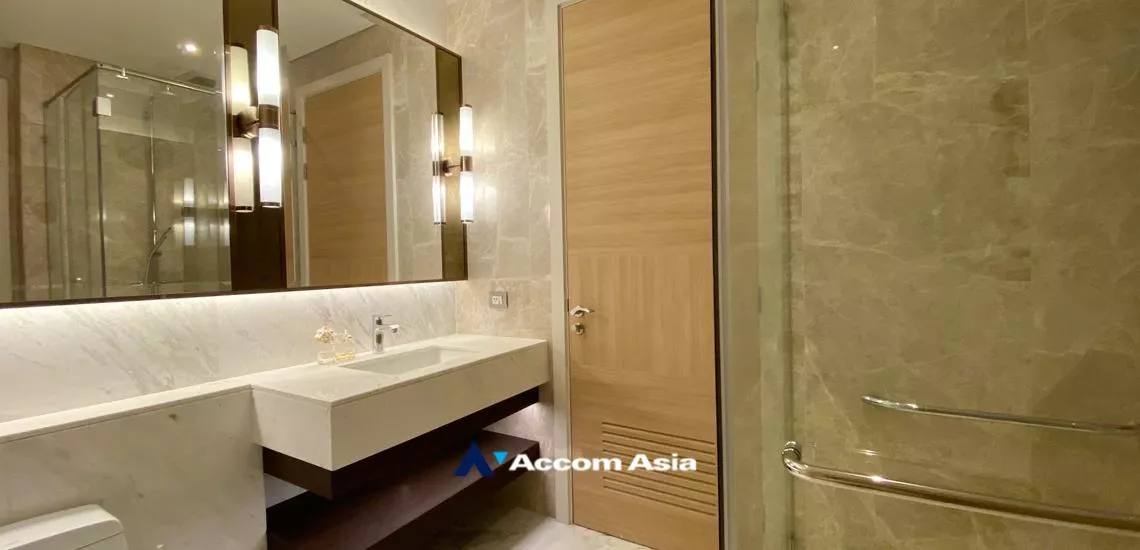 11  3 br Condominium For Rent in Ploenchit ,Bangkok BTS Chitlom at Sindhorn Residence AA32378