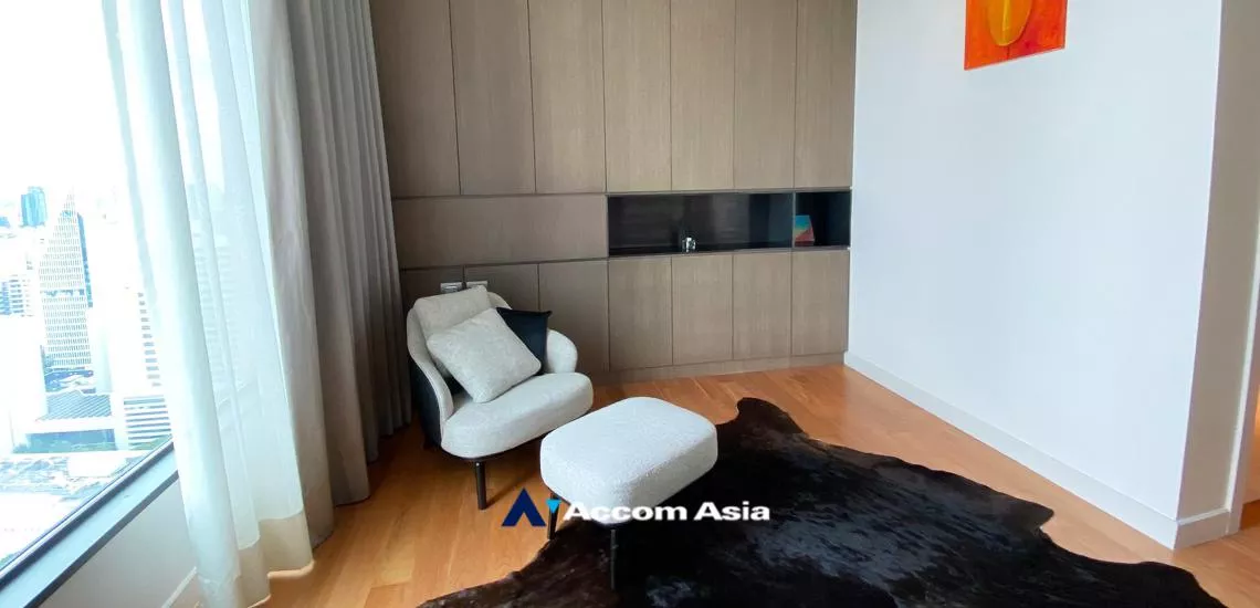 9  3 br Condominium For Rent in Ploenchit ,Bangkok BTS Chitlom at Sindhorn Residence AA32378