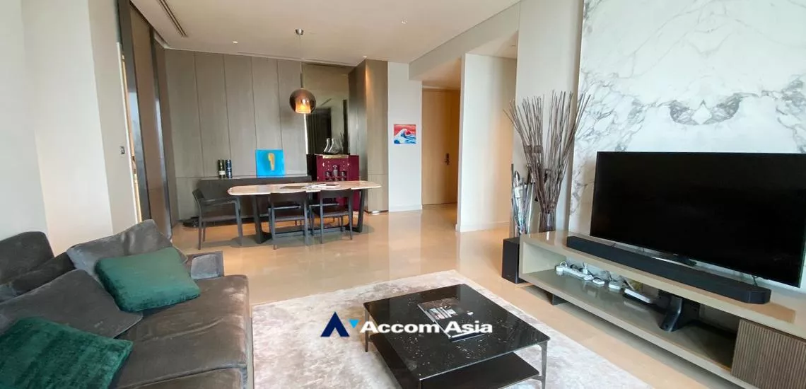 Fully Furnished |  3 Bedrooms  Condominium For Rent in Ploenchit, Bangkok  near BTS Chitlom (AA32378)