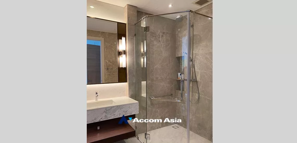 12  3 br Condominium For Rent in Ploenchit ,Bangkok BTS Chitlom at Sindhorn Residence AA32378