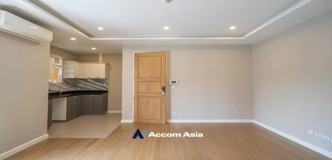 unit 2 Bedrooms  Condominium For Sale in Sukhumvit, Bangkok  near BTS Thong Lo (AA32380)