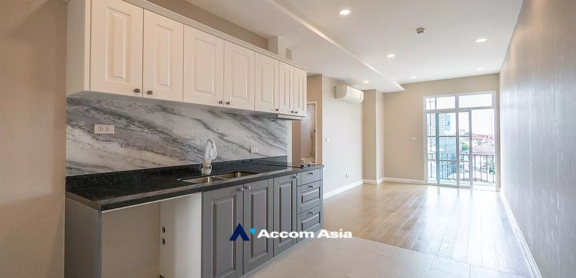 unit 1 Bedroom  Condominium For Sale in Sukhumvit, Bangkok  near BTS Thong Lo (AA32382)