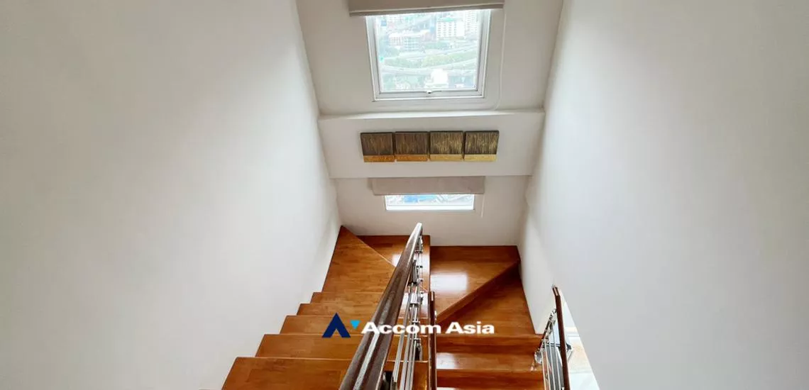 25  3 br Condominium For Sale in Phaholyothin ,Bangkok BTS Victory Monument at The Complete Ratchaprarop AA32383
