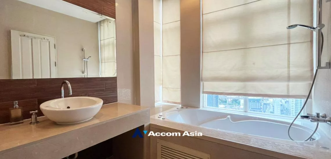 22  3 br Condominium For Sale in Phaholyothin ,Bangkok BTS Victory Monument at The Complete Ratchaprarop AA32383