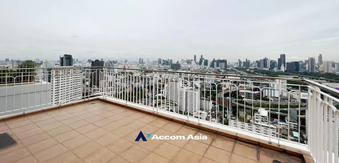  1  3 br Condominium For Sale in Phaholyothin ,Bangkok BTS Victory Monument at The Complete Ratchaprarop AA32383