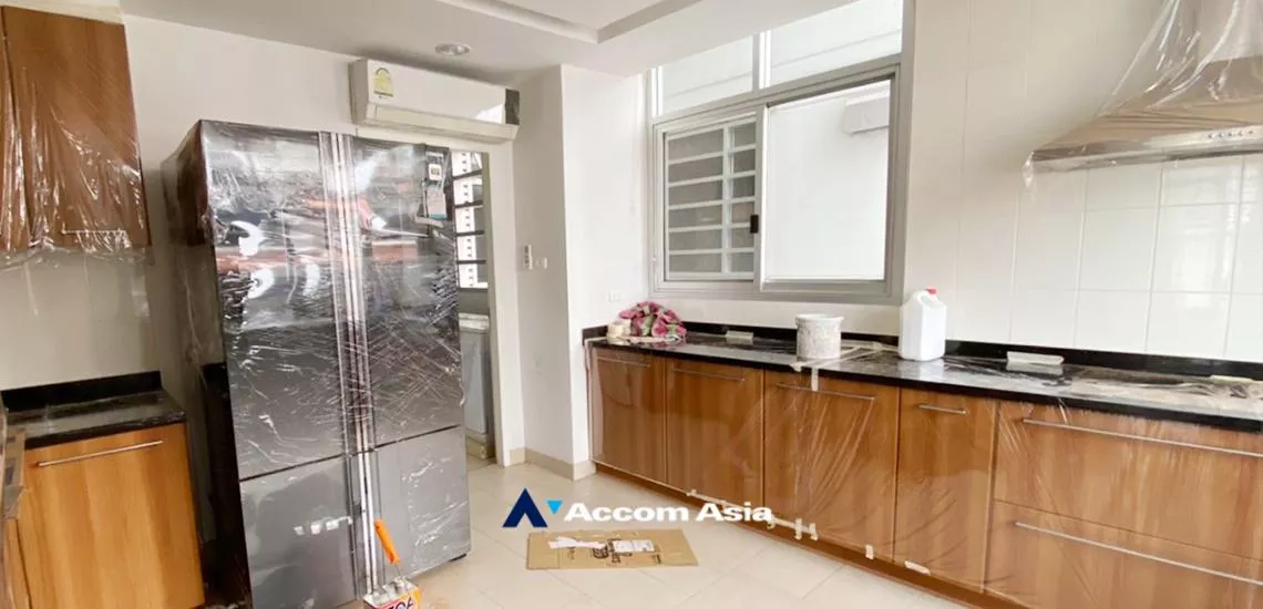 10  3 br Apartment For Rent in Sukhumvit ,Bangkok BTS Asok - MRT Sukhumvit at High quality of living AA32387