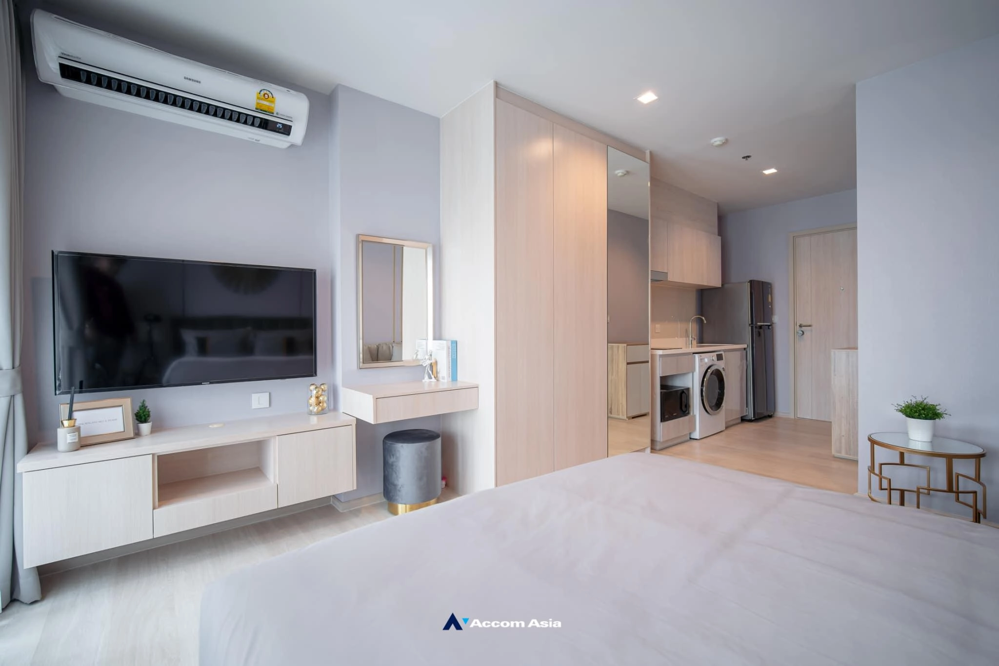 unit Studio  Condominium For Rent in Ploenchit, Bangkok  near BTS Ploenchit (AA32388)