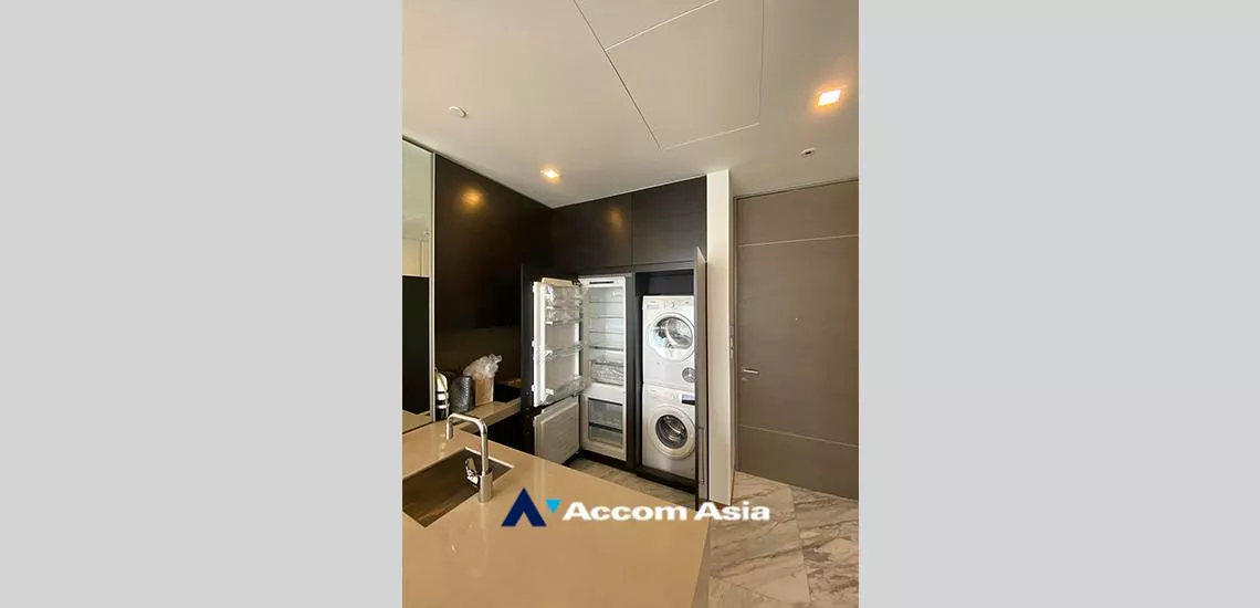 unit 1 Bedroom  Condominium For Sale in Silom, Bangkok  near BTS Sala Daeng (AA32391)