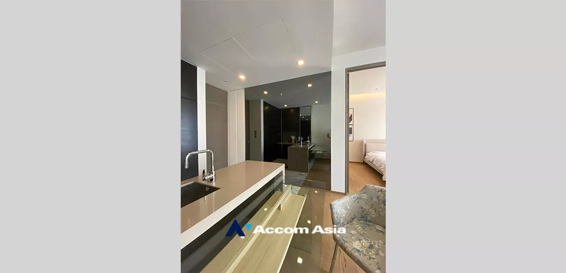 unit 1 Bedroom  Condominium For Sale in Silom, Bangkok  near BTS Sala Daeng (AA32391)