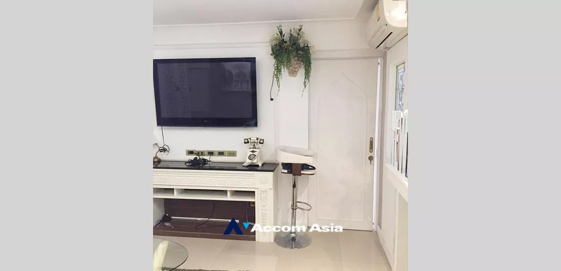  3 Bedrooms  Condominium For Rent & Sale in Sukhumvit, Bangkok  near BTS On Nut (AA32421)