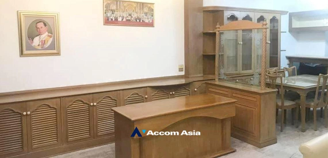 10  4 br Townhouse for rent and sale in Sukhumvit ,Bangkok BTS Phra khanong AA32424