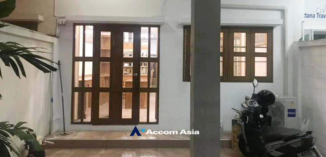 25  4 br Townhouse for rent and sale in Sukhumvit ,Bangkok BTS Phra khanong AA32424