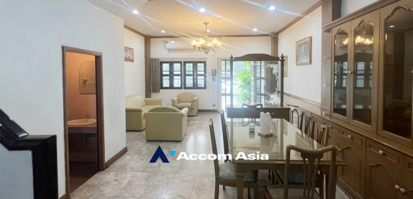  2  4 br Townhouse for rent and sale in Sukhumvit ,Bangkok BTS Phra khanong AA32424