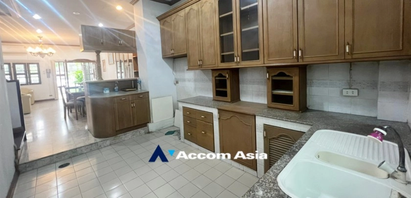 12  4 br Townhouse for rent and sale in Sukhumvit ,Bangkok BTS Phra khanong AA32424