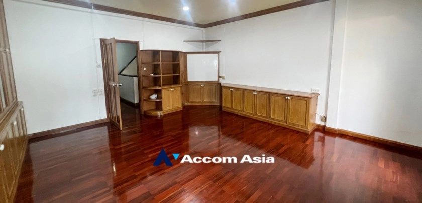 17  4 br Townhouse for rent and sale in Sukhumvit ,Bangkok BTS Phra khanong AA32424