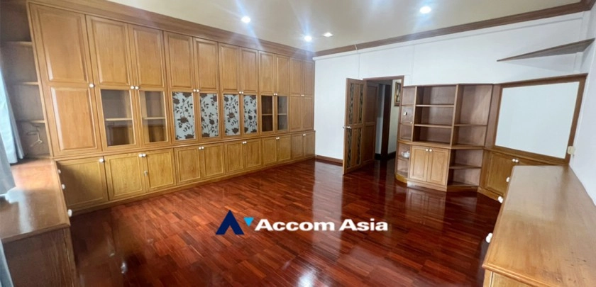 16  4 br Townhouse for rent and sale in Sukhumvit ,Bangkok BTS Phra khanong AA32424